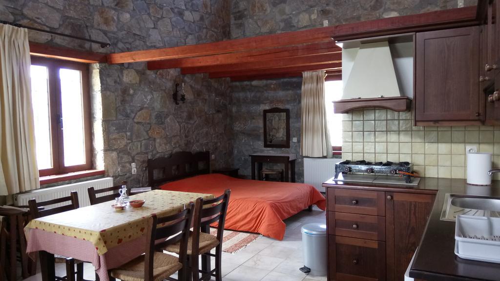 Arodamos Guesthouse Krousonas  Экстерьер фото